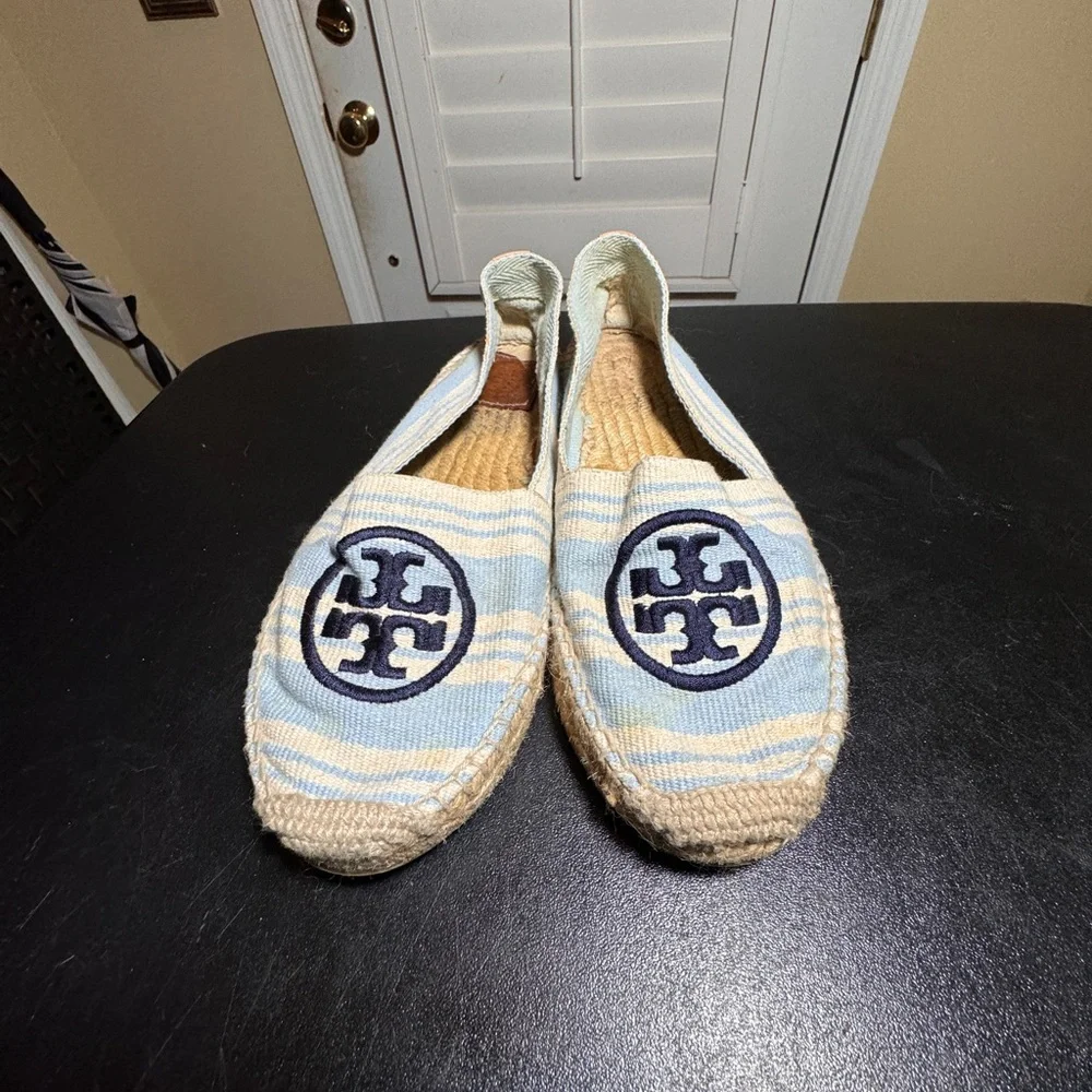 Tory Burch size 10 blue/ cream canvas espadrille
